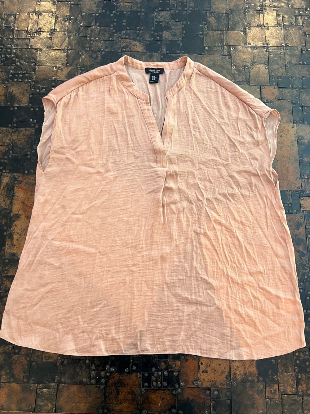 Jones & Co Casual Split-Neck Peach Tunic Top